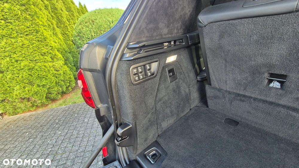 BMW X7 M50i sport - 10