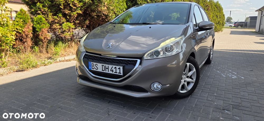 Peugeot 208 - 22