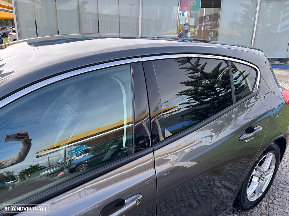 Ford Focus 1.0 EcoBoost Business - 21