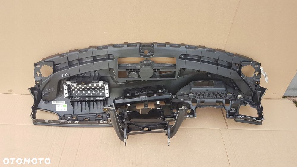 KONSOLA DESKA ROZDZIELCZA AUDI A6 C7 4G 12- ORYGINAŁ - 9