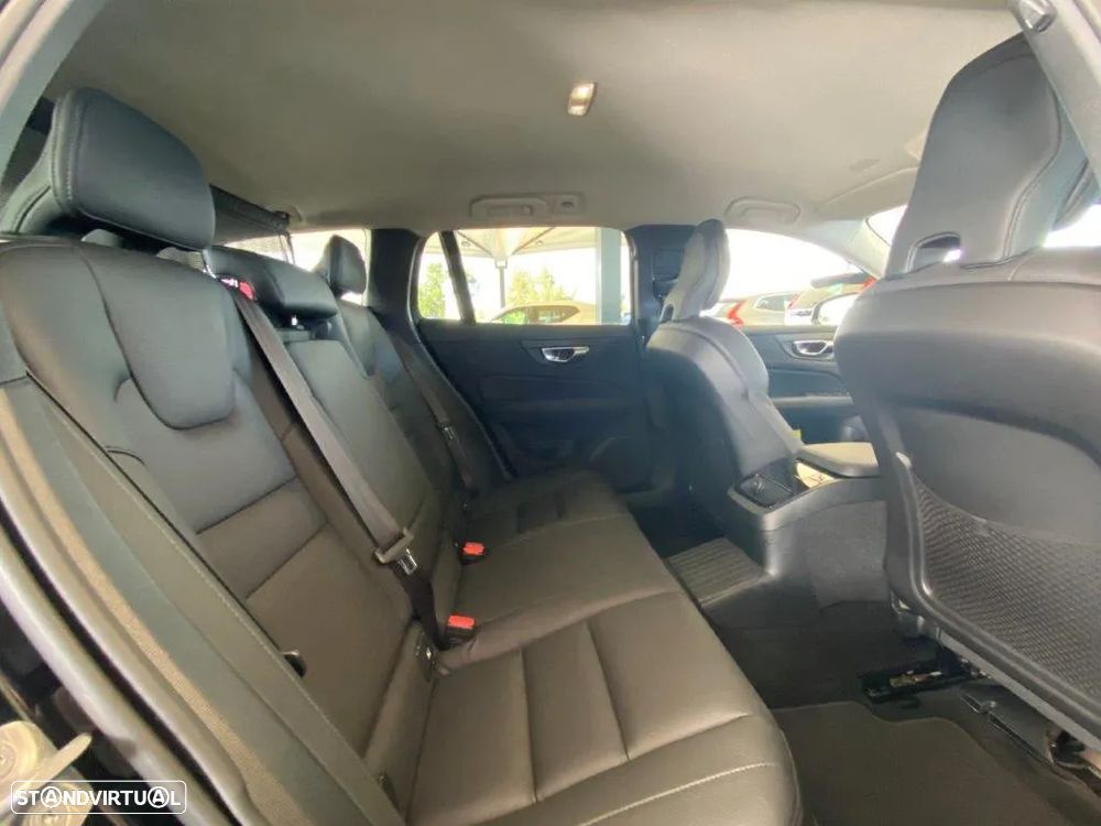 Volvo V60 2.0 T8 AWD TE Plus Dark - 12