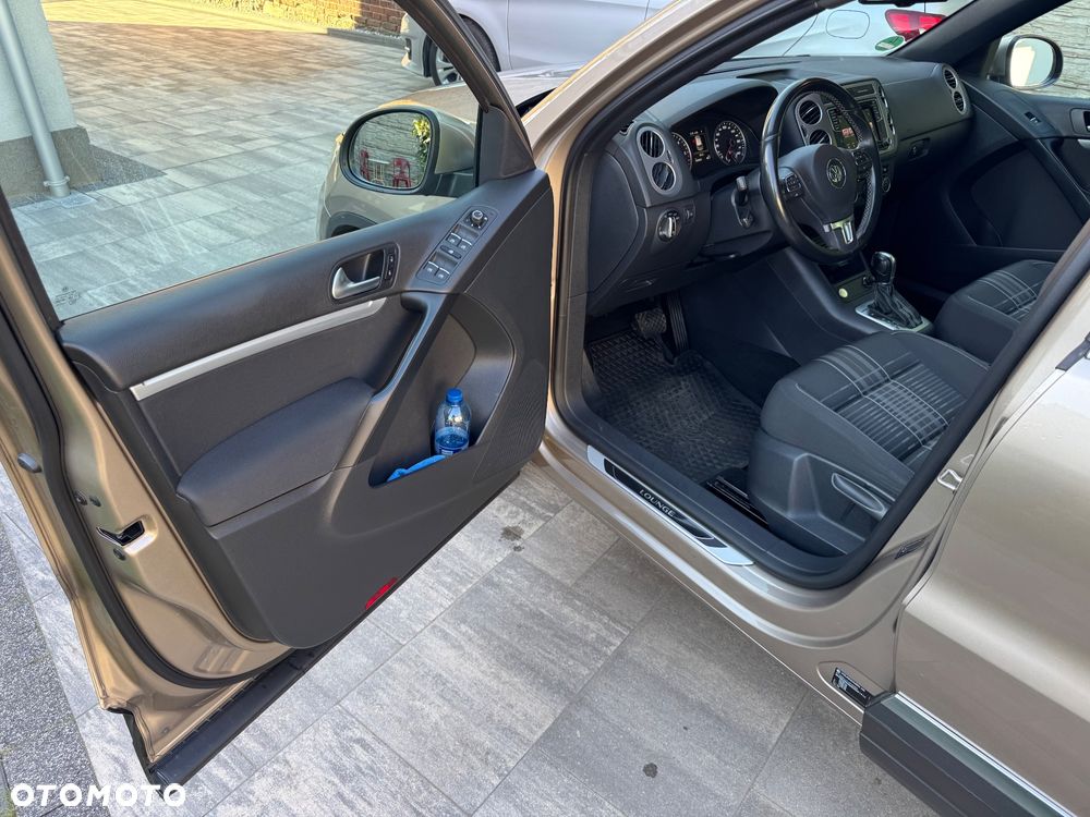 Volkswagen Tiguan 2.0 TDI SCR 4MOTION BlueMotion Technology DSG Lounge Track & Style - 23