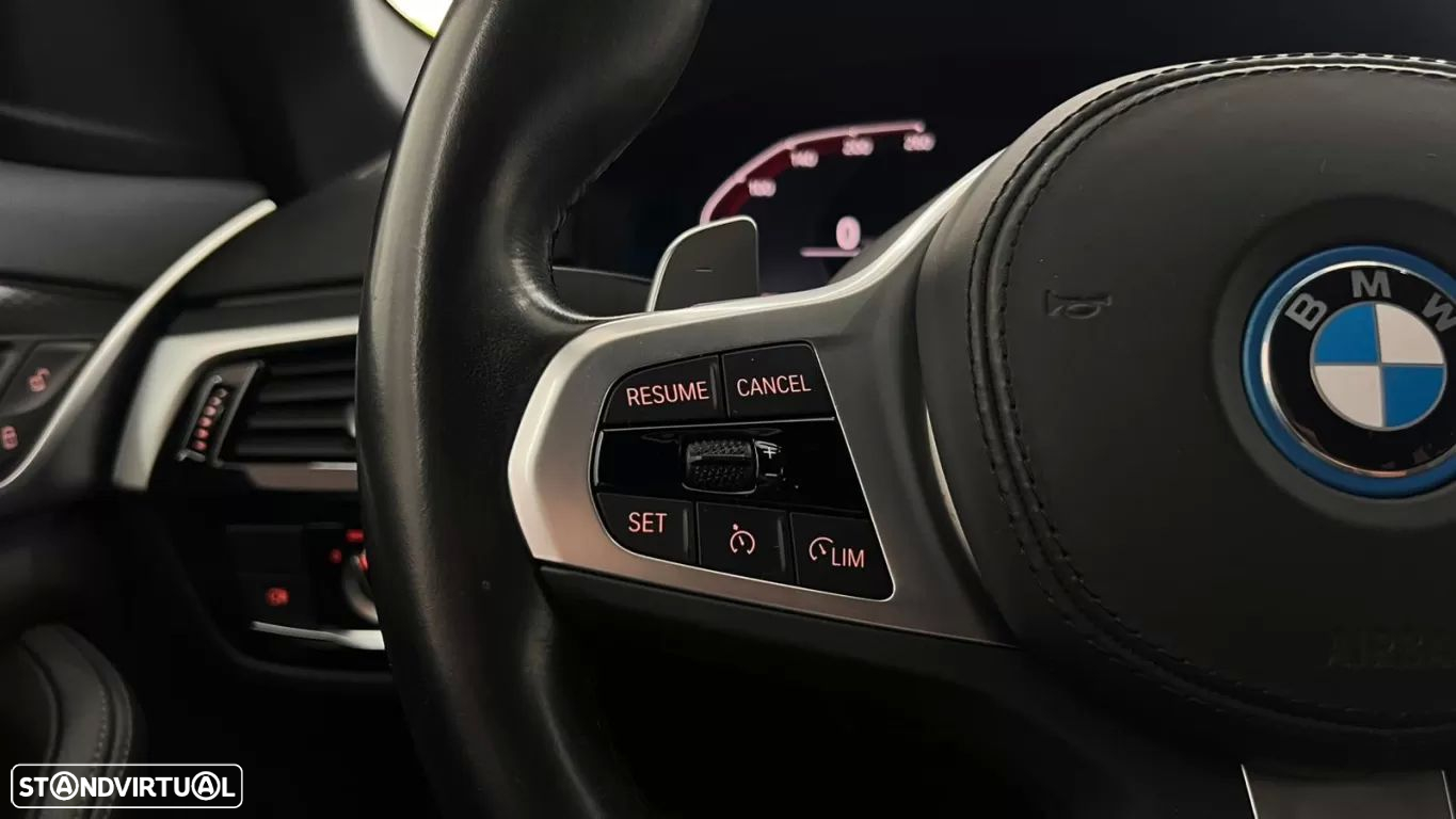 BMW 530 e Pack Desportivo M - 20