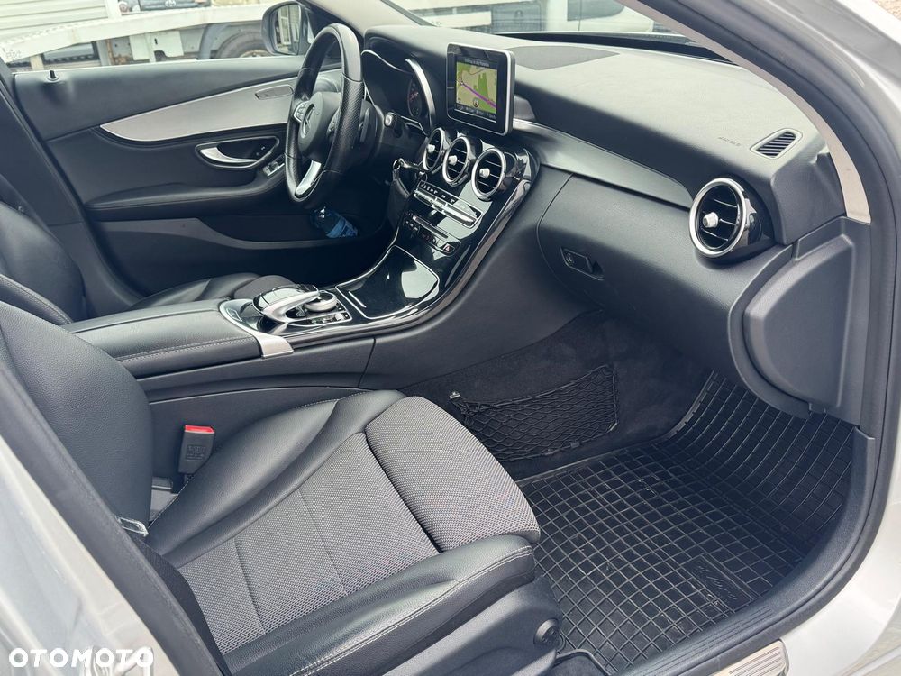 Mercedes-Benz Klasa C 220 (BlueTEC) d 7G-TRONIC AMG Line - 13
