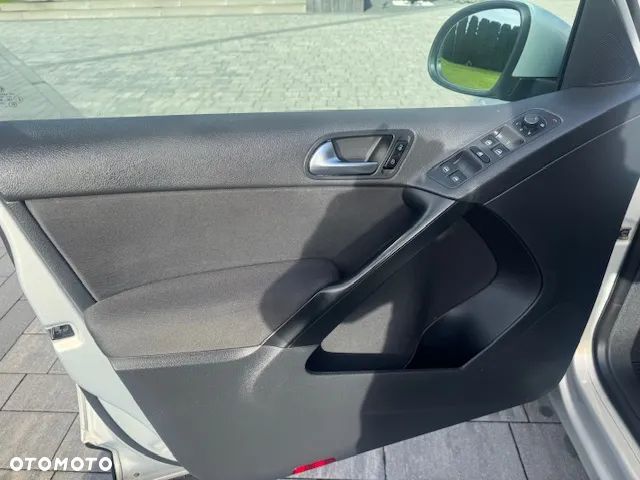 Volkswagen Tiguan - 24