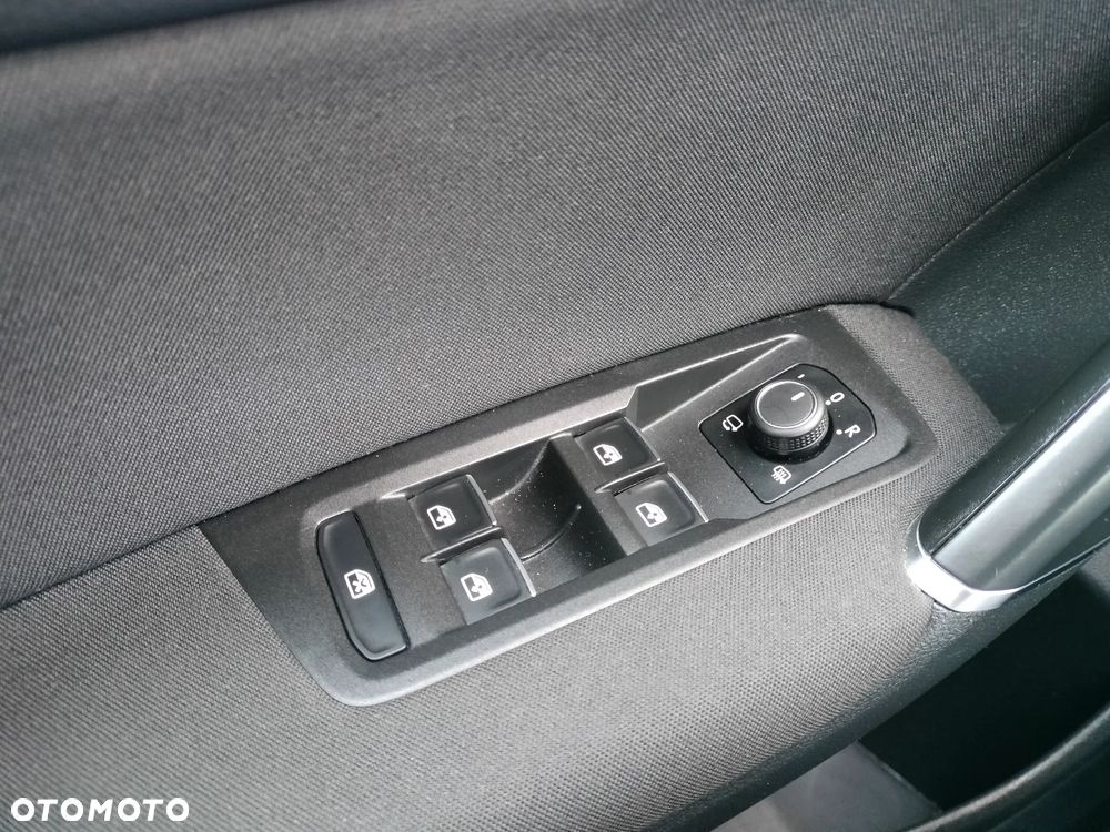 Volkswagen Touran 1.6 TDI SCR (BlueMotion Technology) SOUND - 14