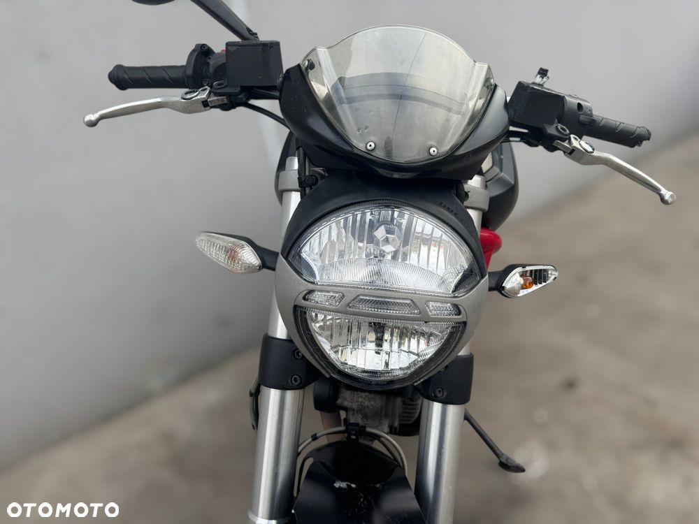 Ducati Monster - 11
