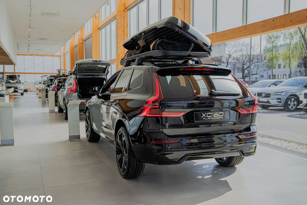Volvo XC 60 T8 Plug-In Hybrid AWD Ultra Black Edition - 4