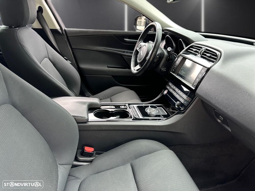 Jaguar XE 2.0 D Prestige Aut. - 15