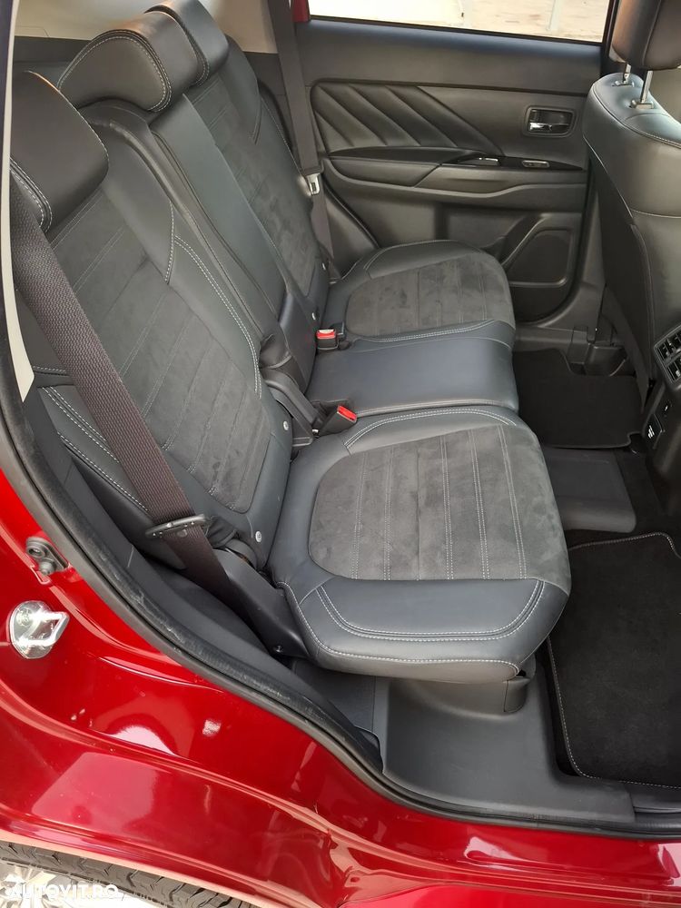 Mitsubishi Outlander - 13