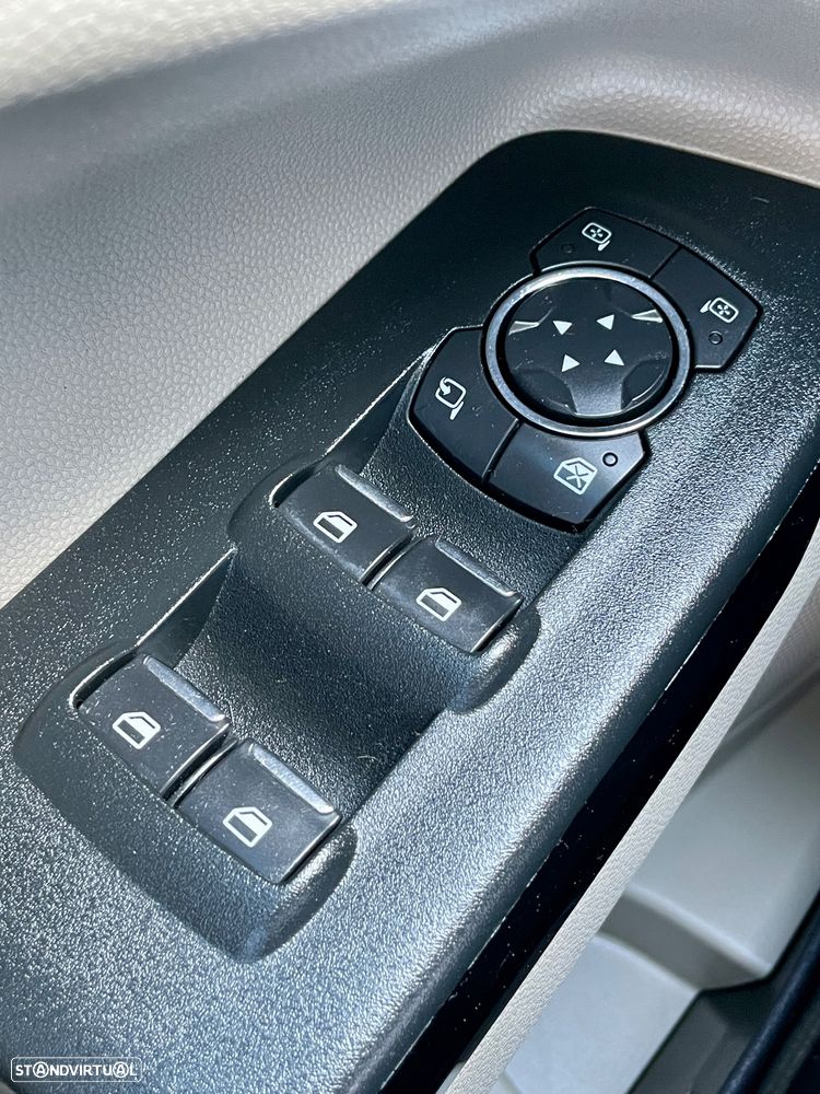 Ford EcoSport 1.0 EcoBoost Titanium - 18