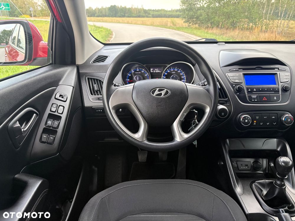 Hyundai ix35 1.6 2WD Fifa World Cup Edition - 38
