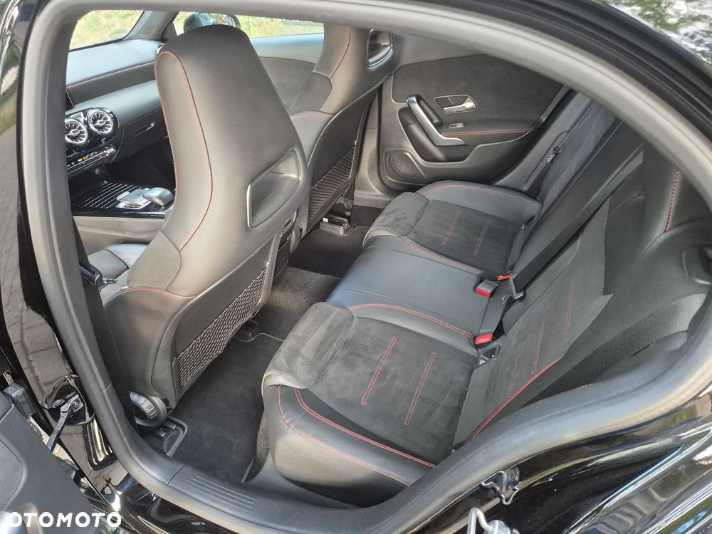 Mercedes-Benz Klasa A 220 4Matic 7G-DCT AMG Line - 16