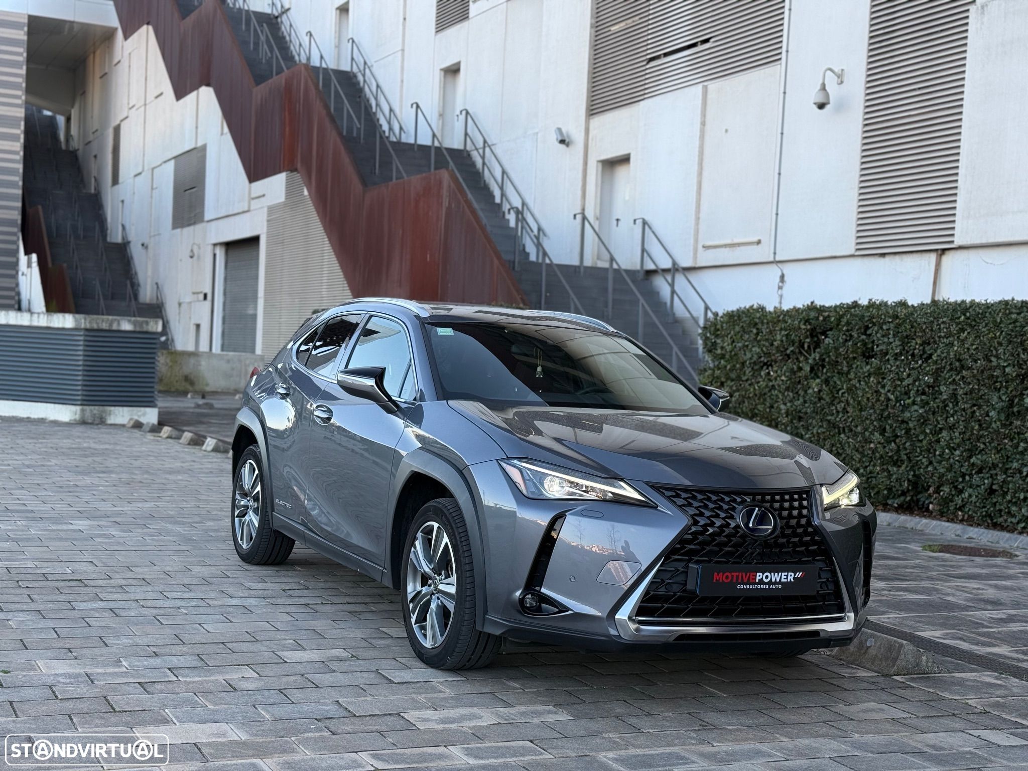Lexus UX 300e Premium - 1
