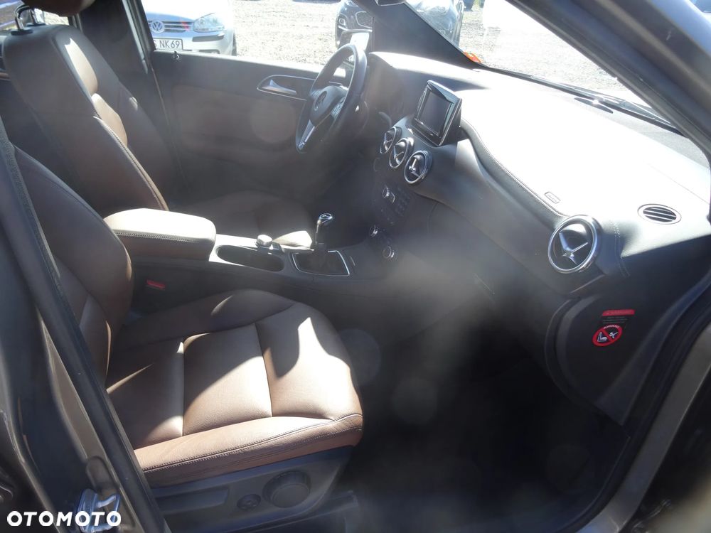 Mercedes-Benz Klasa B 200 CDI (BlueEFFICIENCY) - 17