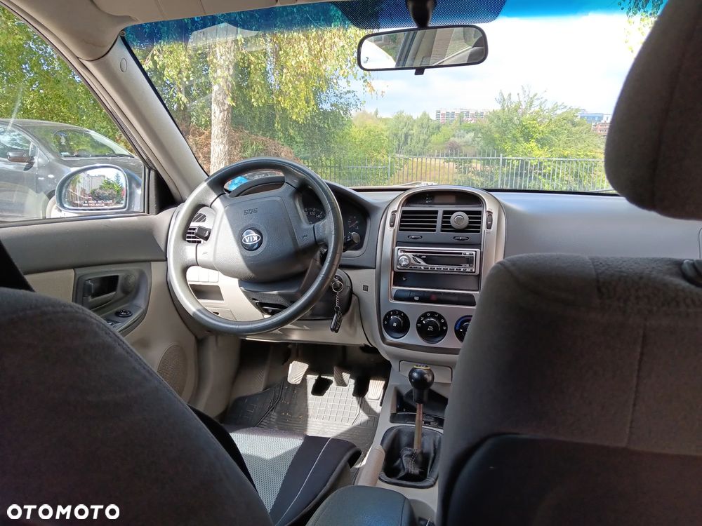 Kia Cerato 1.6 LX / Family - 13