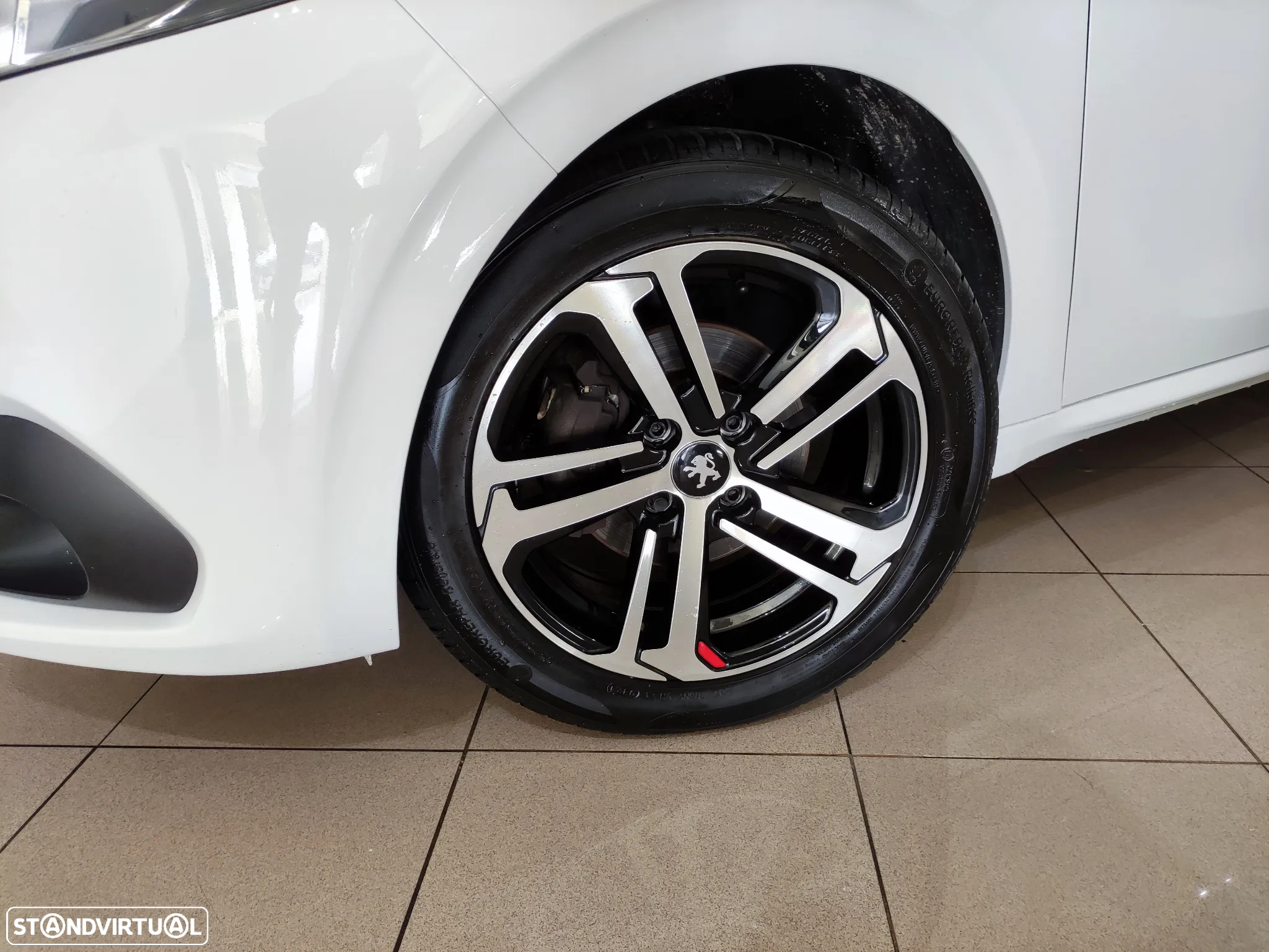 Peugeot 208 PureTech 82 Stop & Start Signature - 6