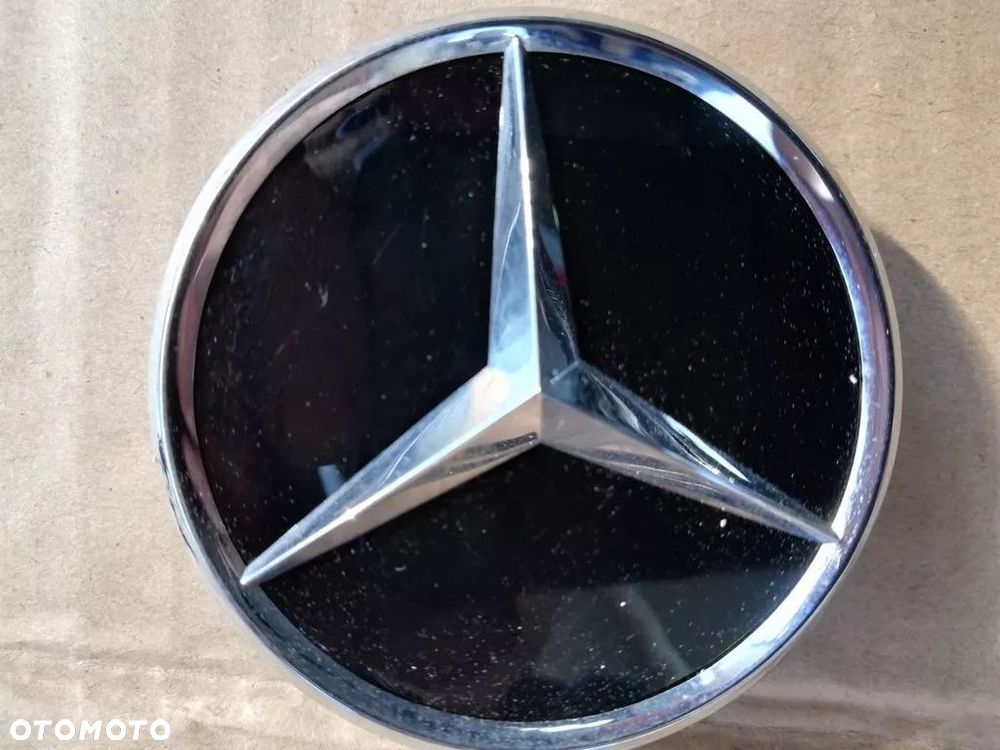 DEKIELKI MERCEDES X KLASA EMBLEMAT DO FELG - 1