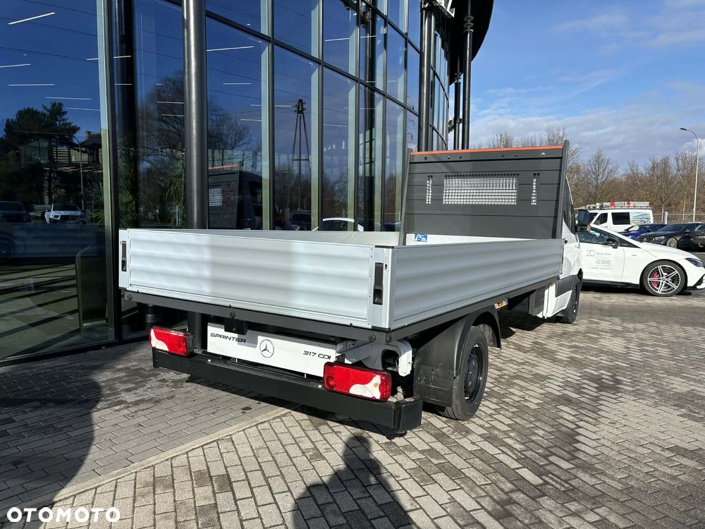 Mercedes-Benz Sprinter - 4