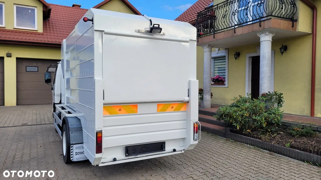 Isuzu MYJKA DO POJEMNIKÓW - 11