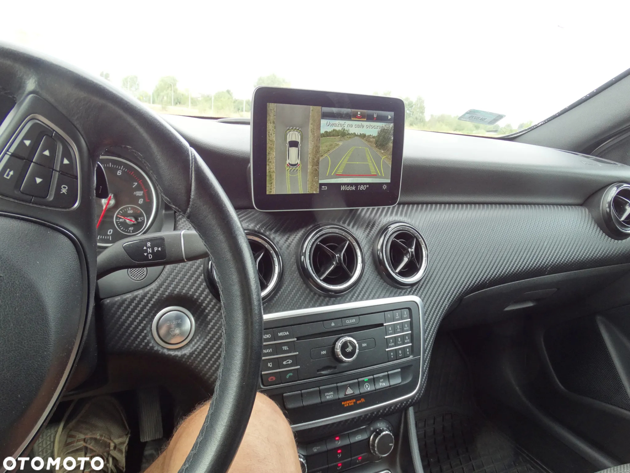 Mercedes-Benz GLA 200 7G-DCT - 16