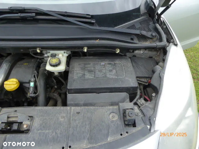 Renault Grand Scenic - 13