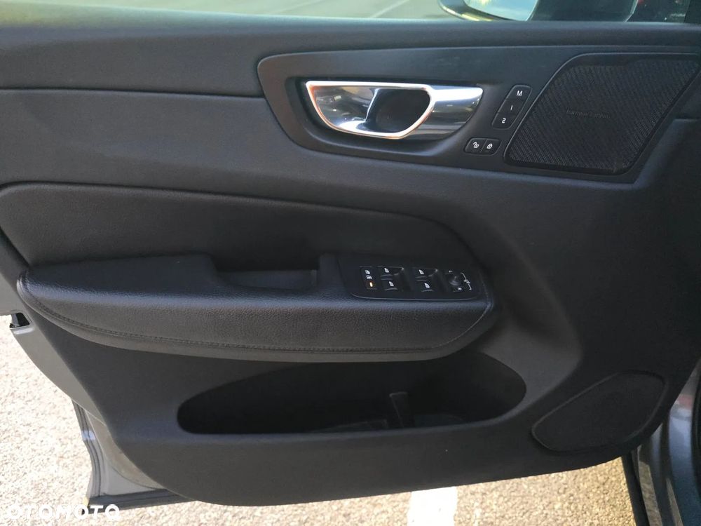 Volvo XC 60 T5 AWD Inscription - 8