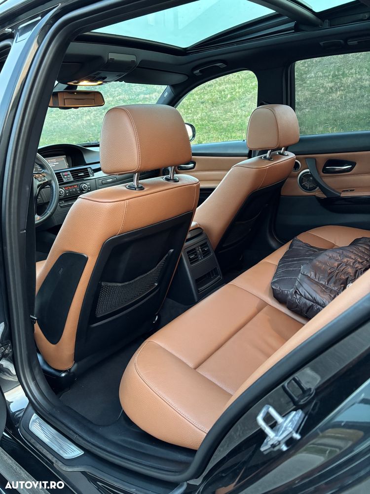 BMW Seria 3 330d xDrive DPF Aut. - 11