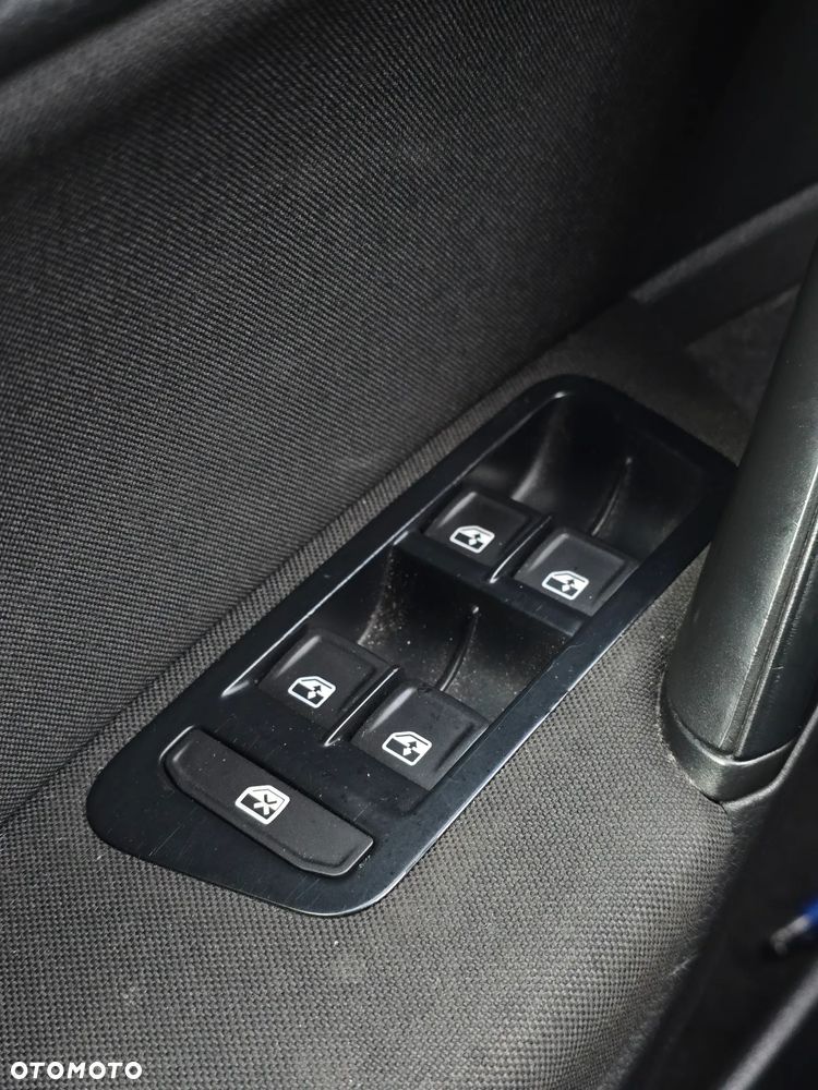 Volkswagen Golf 1.6 TDI CityLine - 28