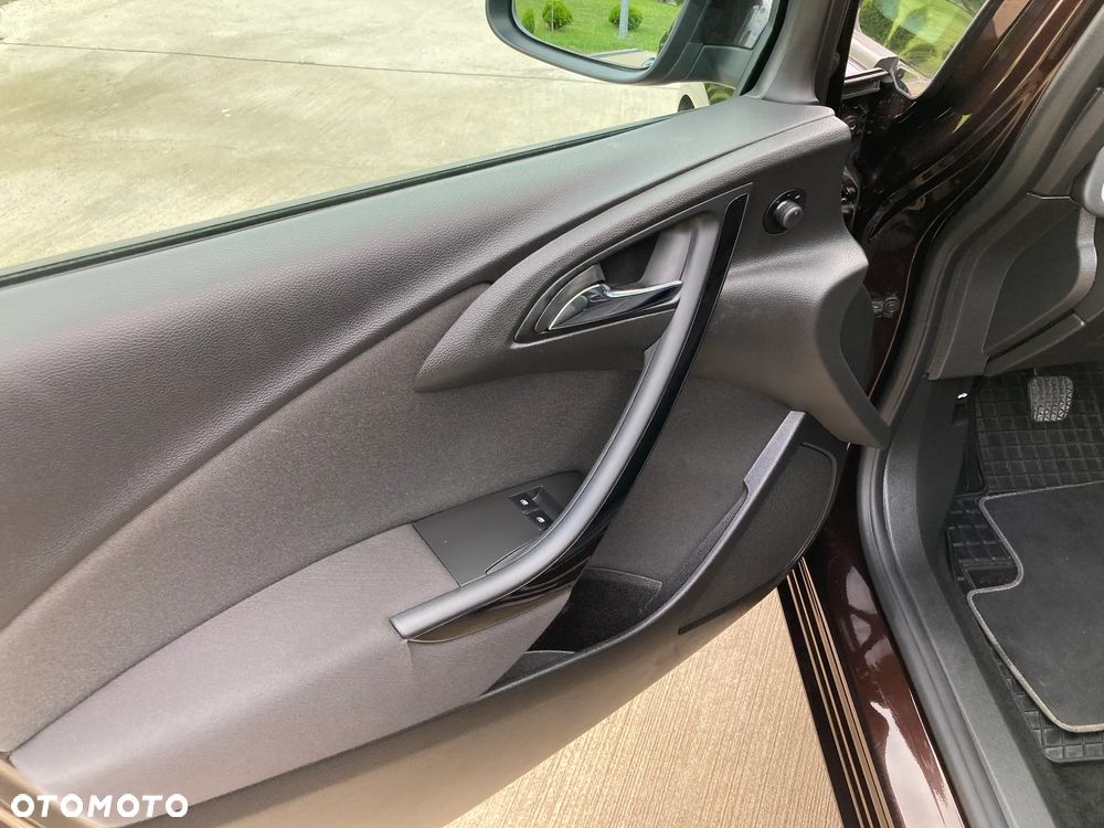 Opel Astra 1.4 T Cosmo EU6 - 13