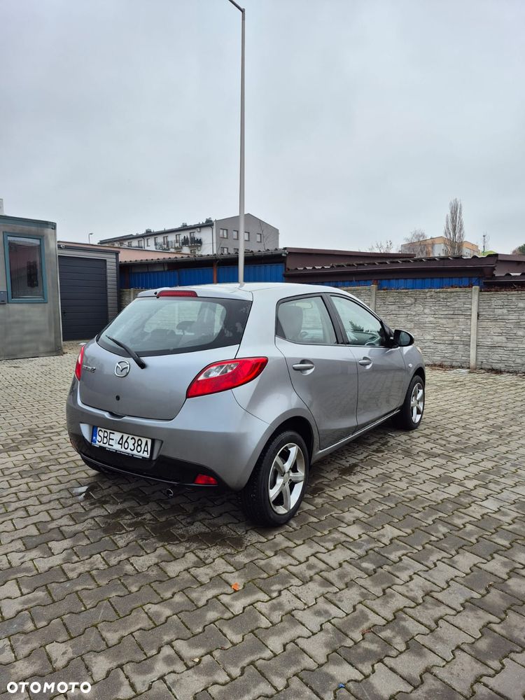 Mazda 2 - 4