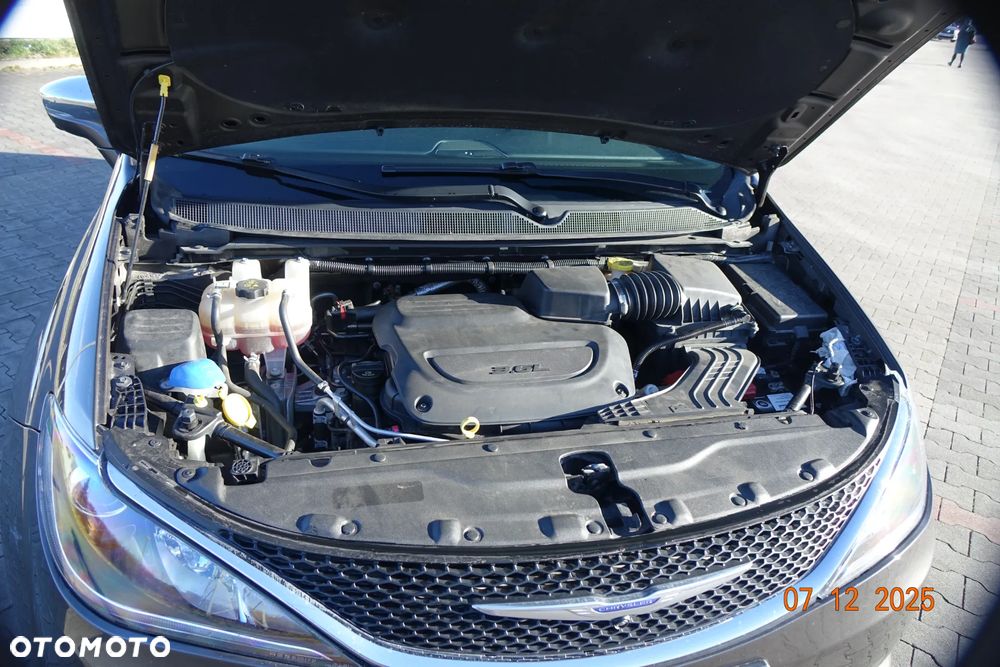 Chrysler Pacifica - 18