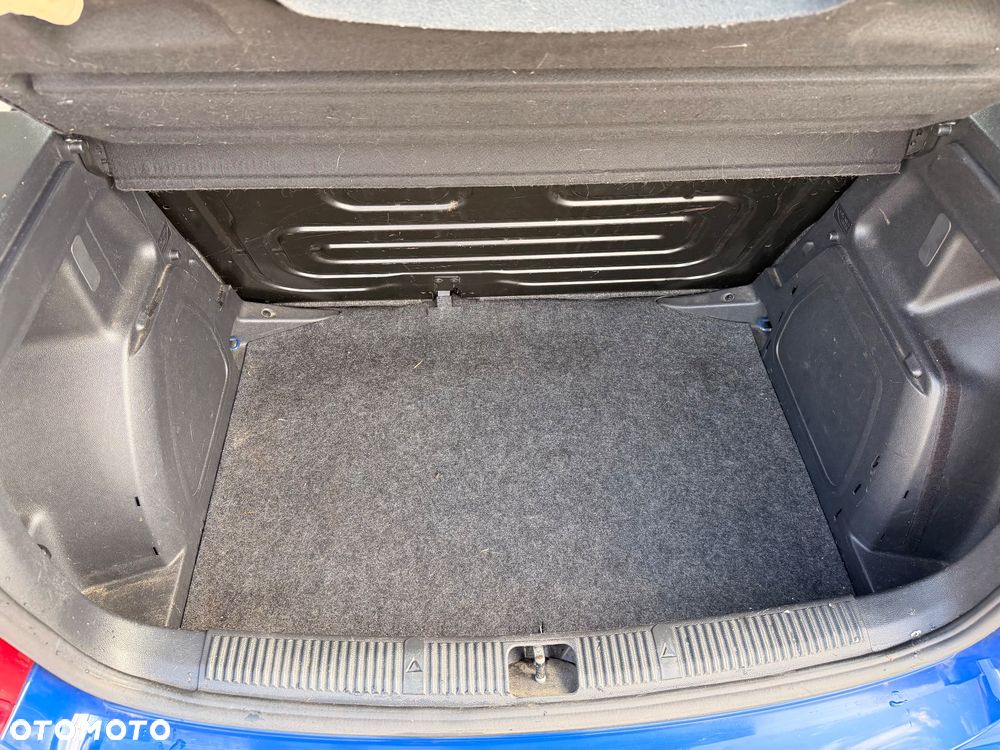 Skoda Fabia 1.2 HTP Ambiente - 12
