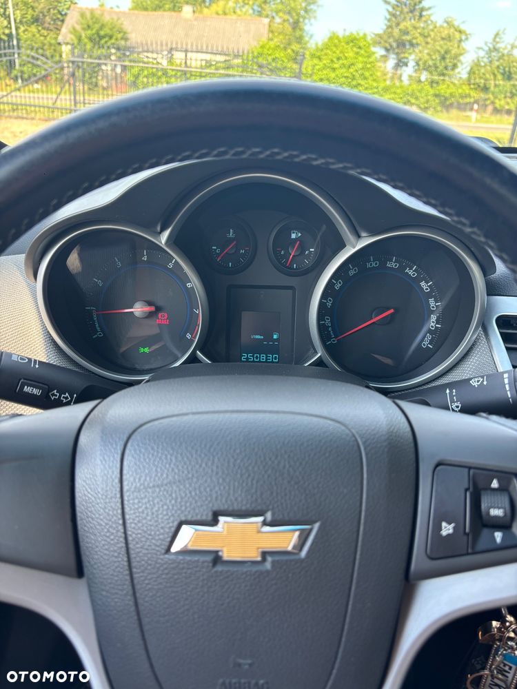 Chevrolet Cruze 1.8 LT+ - 11