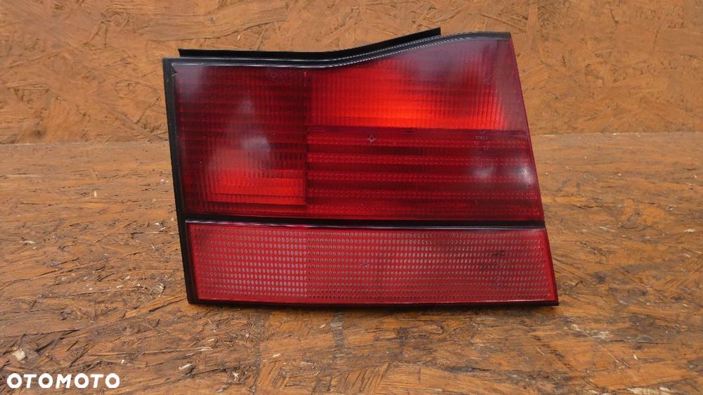 BMW E31 LAMPA KLAPY  LEWY TYŁ - 2