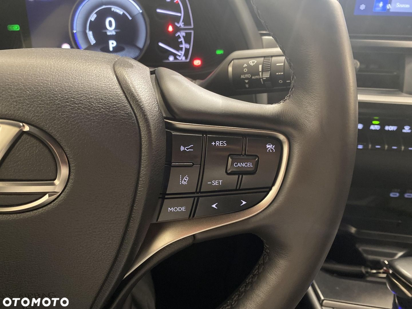 Lexus UX - 14
