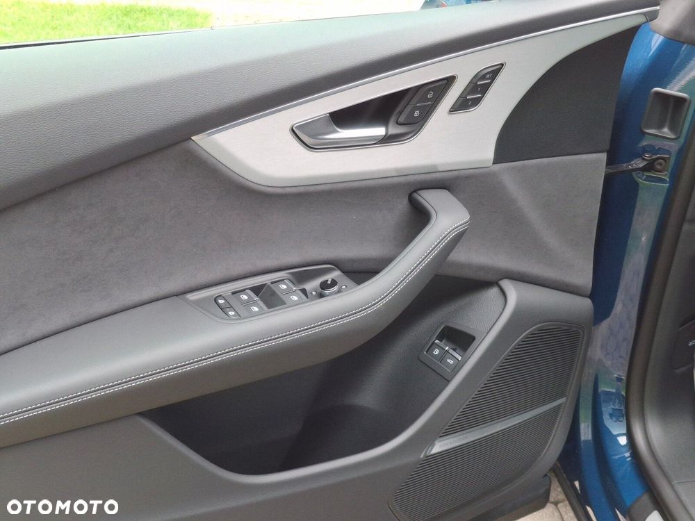 Audi Q8 - 32