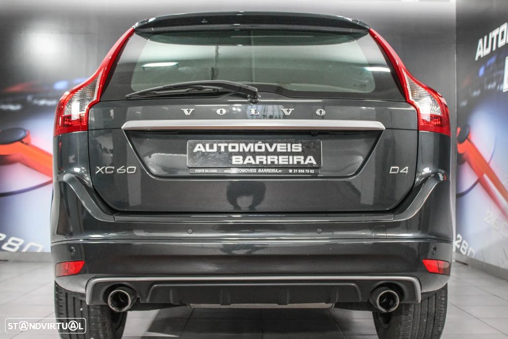 Volvo XC 60 2.0 D4 R-Design Geartronic - 34