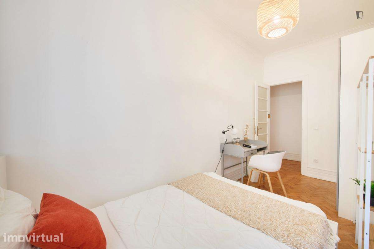 Quarto - localizado em Marquês de Pombal Lisbon - Grande imagem: 5/14