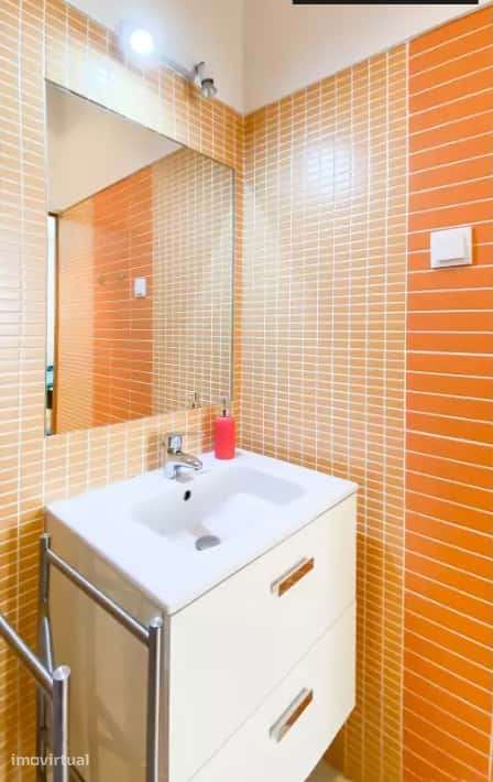 Fully Furnished Interior Studio in Arroios – Lisbon - Grande imagem: 4/7