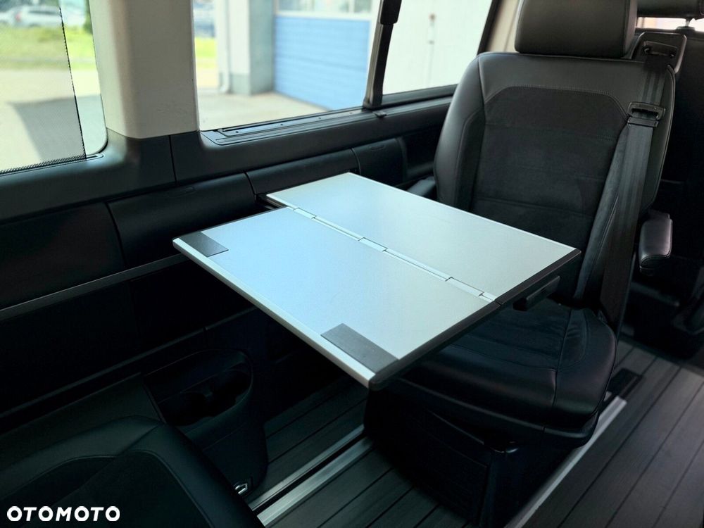 Volkswagen Multivan - 12