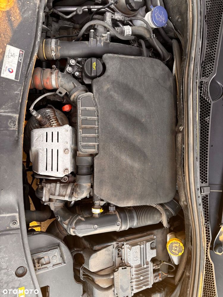 Peugeot 2008 1.2 Pure Tech Style S&S - 21