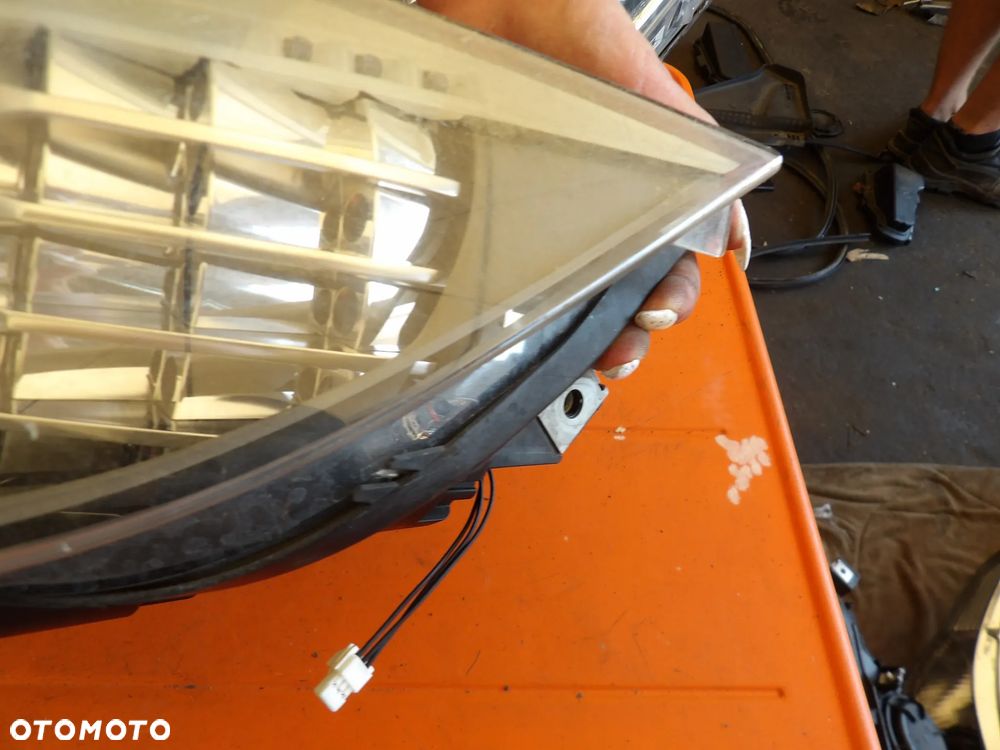 BMW - E90 - BIXENON - LIFT - LEWA LAMPA PRZEDNIA - UK - 7202585 - 2