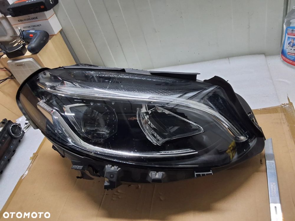 MERCEDES B-KLASA W246 PRAWA LAMPA LED PERFORMANCE KOMPLETNA Z PRZETFORNICĄ LIFT A2469065401 - 1