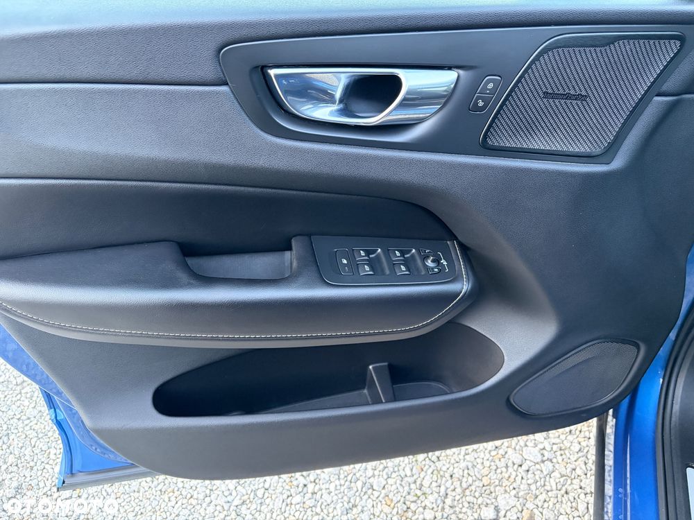 Volvo XC 60 D4 AWD RDesign - 16