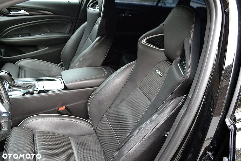 Opel Insignia 2.0 BiTurbo 4x4 GSI - 16