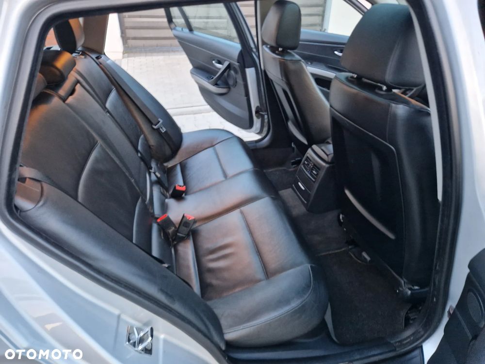 BMW Seria 3 320d - 25