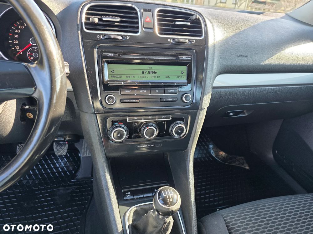 Volkswagen Golf 1.6 Comfortline - 12