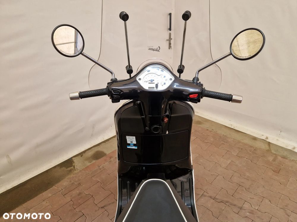 Piaggio Vespa - 25