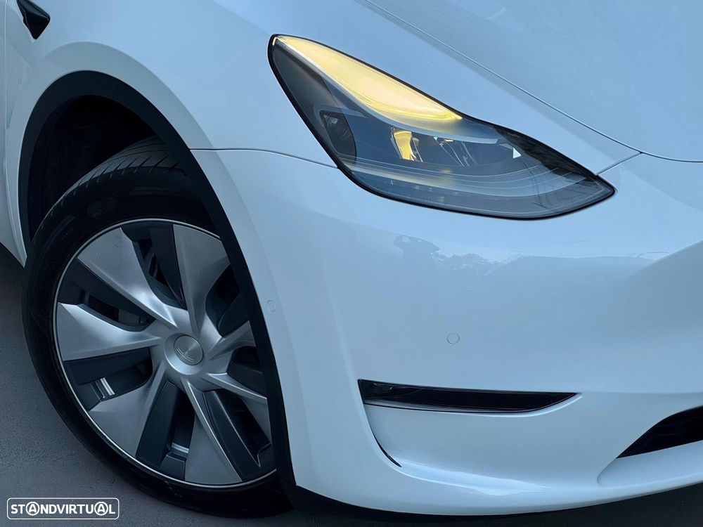 Tesla Model Y Long Range Dual Motor AWD - 8